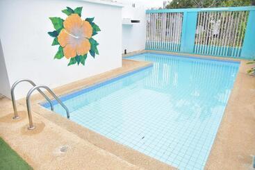 هتل Baan P Mike Resort Pranburi