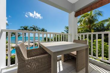 هتل Mon Choisy Beach R