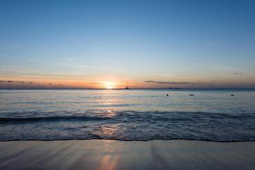 هتل Mon Choisy Beach R
