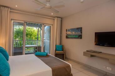 هتل Mon Choisy Beach R
