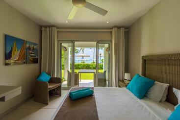 هتل Mon Choisy Beach R