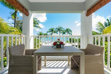 هتل Mon Choisy Beach R