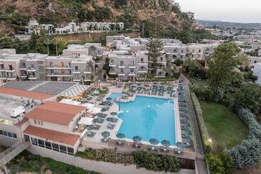 هتل Porto Platanias Village Resort