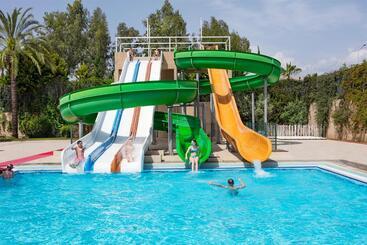 Royal Garden Beach Hotel   All Inclusive