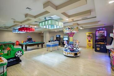 Royal Garden Beach Hotel   All Inclusive