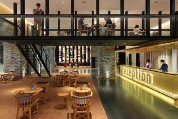 هتل The Place Tainan