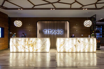 هتل Titanic Chaussee Berlin