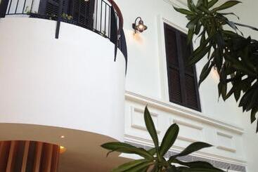 Yunna Hotel Lampung