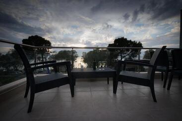 Mantinia Bay