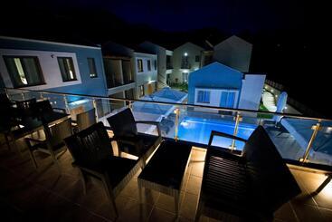 Mantinia Bay