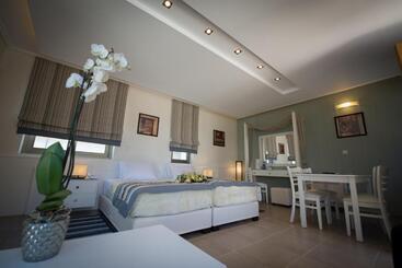 Mantinia Bay