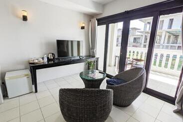 Mary Beach Hotel & Resort