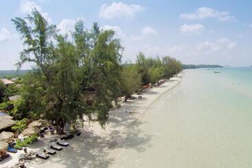 Mary Beach Hotel & Resort