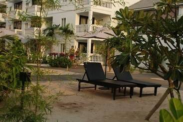 Mary Beach Hotel & Resort