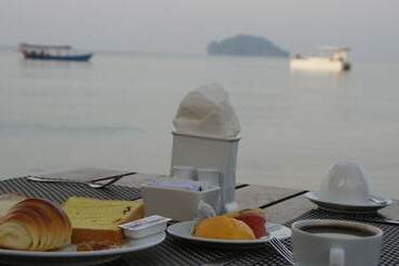 Mary Beach Hotel & Resort