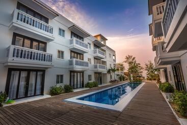 Mary Beach Hotel & Resort