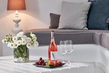 پانسیون Mykonos No5 Luxury Suites & Villas