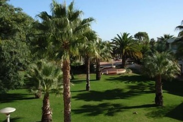استراحتگاه Parque Mourabel  Pe Do Lago  Oasis Village