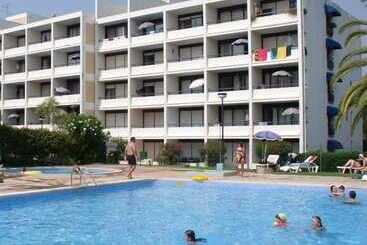 استراحتگاه Parque Mourabel  Pe Do Lago  Oasis Village