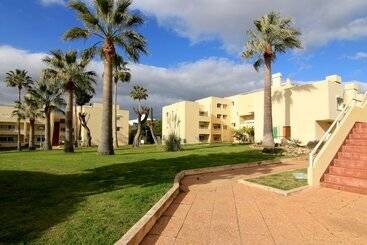 استراحتگاه Parque Mourabel  Pe Do Lago  Oasis Village