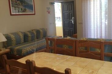 استراحتگاه Parque Mourabel  Pe Do Lago  Oasis Village