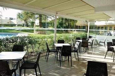 استراحتگاه Parque Mourabel  Pe Do Lago  Oasis Village