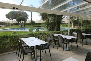 استراحتگاه Parque Mourabel Pe Do Lago Oasis Village