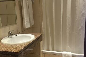 استراحتگاه Parque Mourabel  Pe Do Lago  Oasis Village