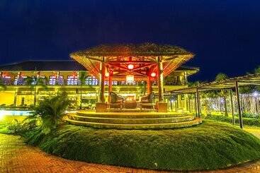 استراحتگاه The Island Lodge