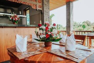 هتل Yanyan Resort Ubud