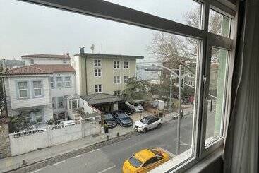 Kuzguncuk Bosphorus