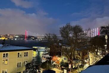 Kuzguncuk Bosphorus