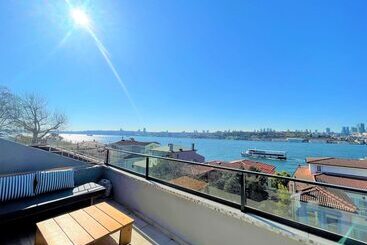 Kuzguncuk Bosphorus