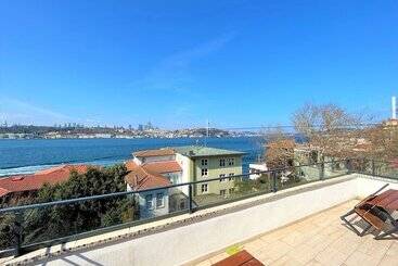 Kuzguncuk Bosphorus