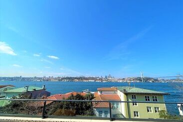 Kuzguncuk Bosphorus