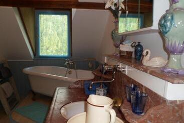 تختخواب و صبحانه Les Chambres De Pontfol   Chambres D Hôtes   Guest House