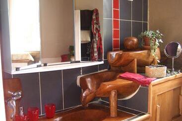 تختخواب و صبحانه Les Chambres De Pontfol   Chambres D Hôtes   Guest House