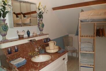 تختخواب و صبحانه Les Chambres De Pontfol   Chambres D Hôtes   Guest House