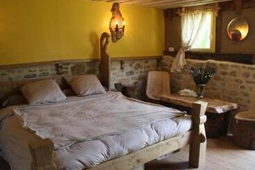 تختخواب و صبحانه Les Chambres De Pontfol   Chambres D Hôtes   Guest House