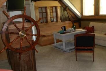 تختخواب و صبحانه Les Chambres De Pontfol   Chambres D Hôtes   Guest House