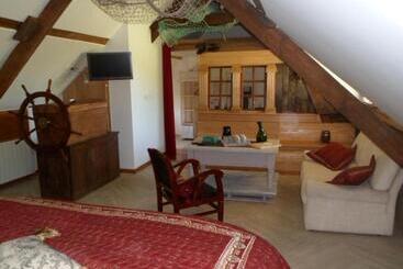 تختخواب و صبحانه Les Chambres De Pontfol   Chambres D Hôtes   Guest House