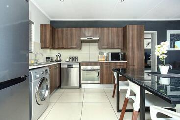 Epic Lifestyle Apartment Sandton