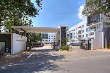 Epic Lifestyle Apartment Sandton