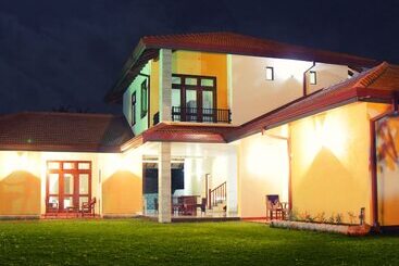 هتل Airport Villa