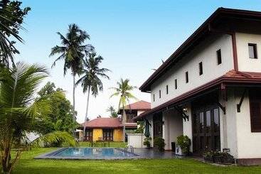 هتل Airport Villa