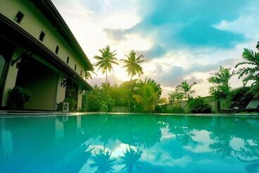 هتل Airport Villa