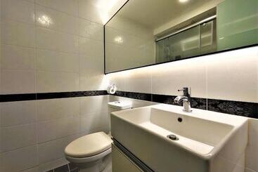 Hub Hotel Ximen Inn