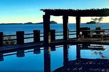 هتل Lake Safari Lodge