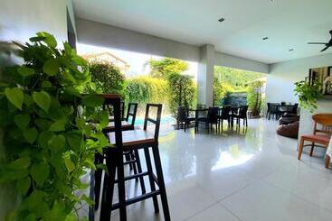 Lemonade Phuket Hotel Sha Plus