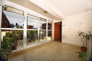 هتل Osho Home